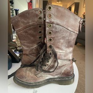 Dr martens Triumph 1914 boots. Floral interior.